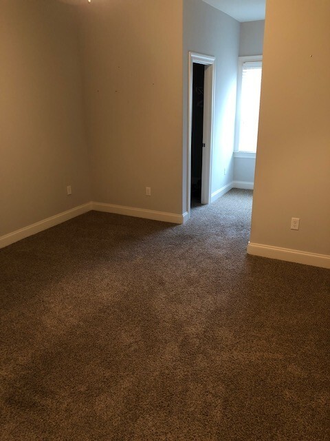 Building Photo - 4BR/4.5 Bath For Rent