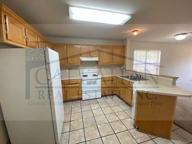 Building Photo - Sherwood 2 Bedroom Townhome