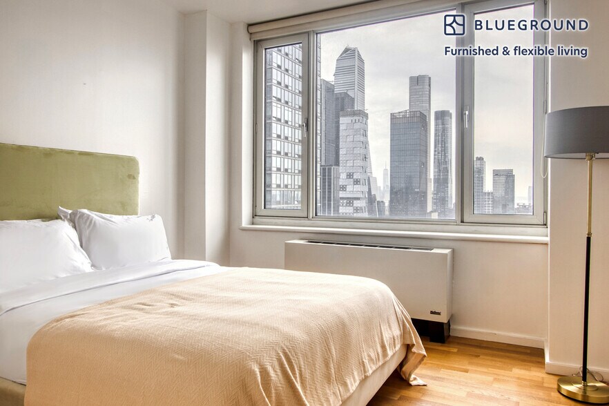 Building Photo - 635 W 42nd St