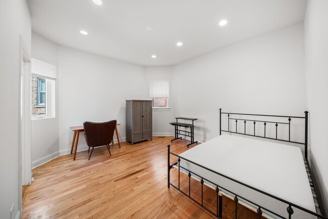 Building Photo - 1118 Garnett Pl