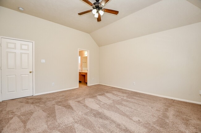 Building Photo - 13979 Maximos Dr