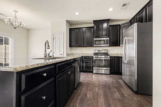 Building Photo - 727 Dynamo St NW