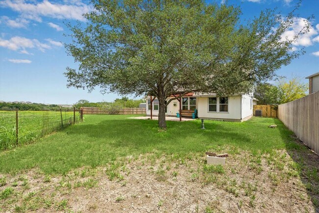 Building Photo - 124 Lago Grande Dr