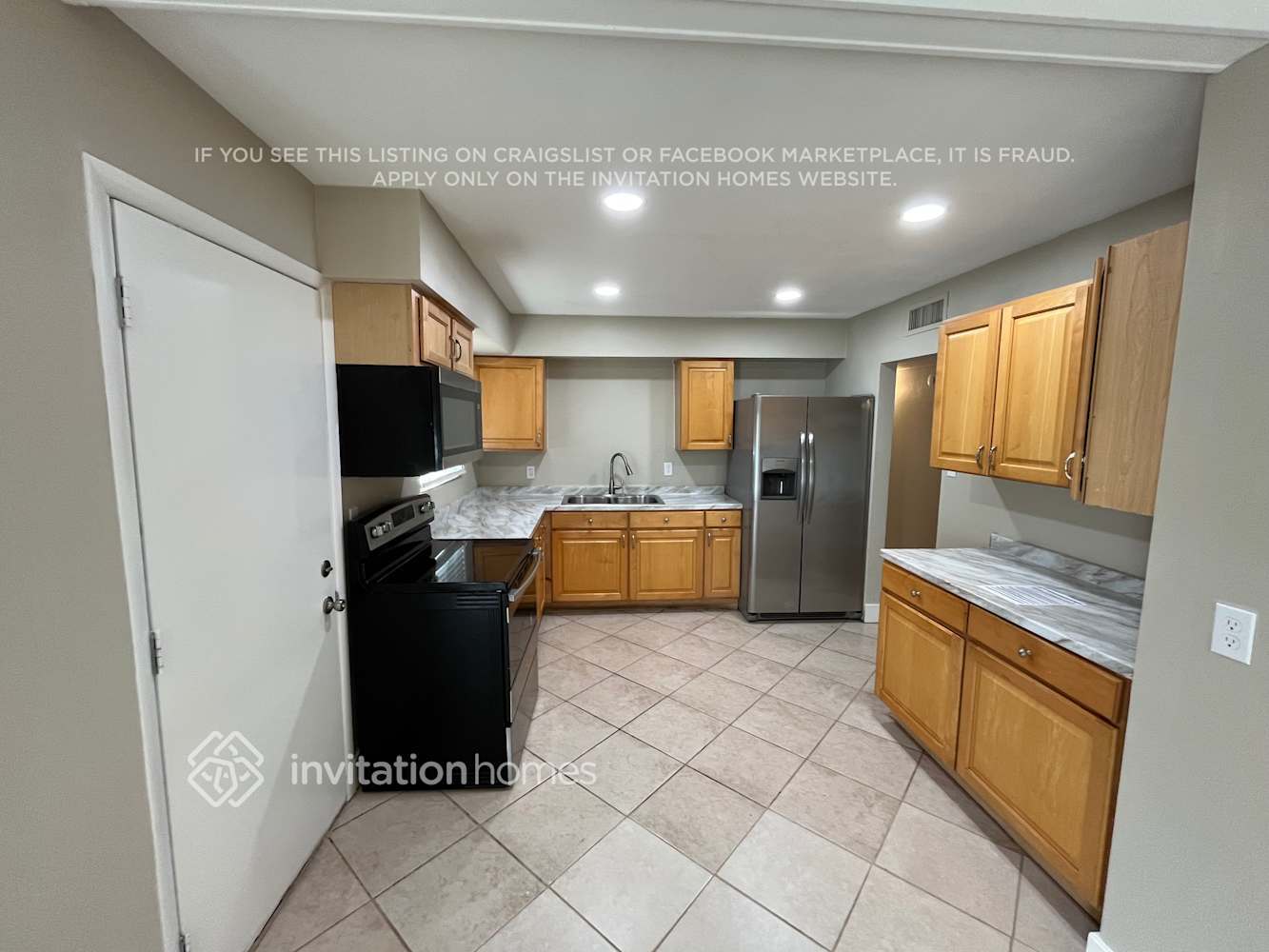 Building Photo - 7005 N 76th Dr