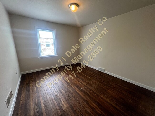 Building Photo - 2 BR Rancher in York Suburban Schools with a flat yard