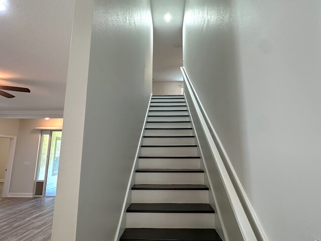Building Photo - 4/4 Plus Office, Plus In-Law Suite/Gate Se...