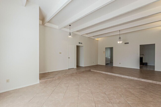 Building Photo - 85254! Four Beds with POOL!