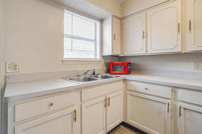 Building Photo - 2602 NW 21st St