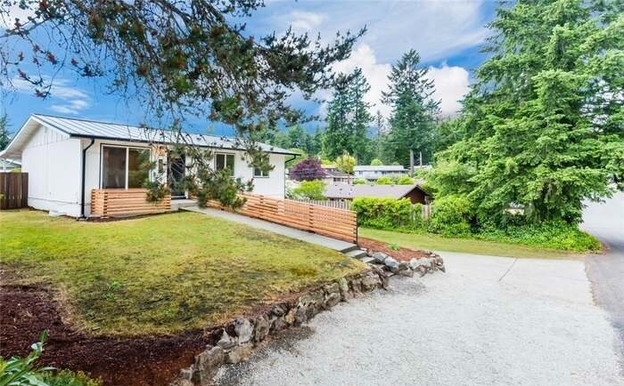 Building Photo - 2323 Oak Dr