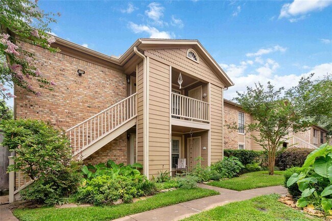 Building Photo - 1311 Antoine Dr