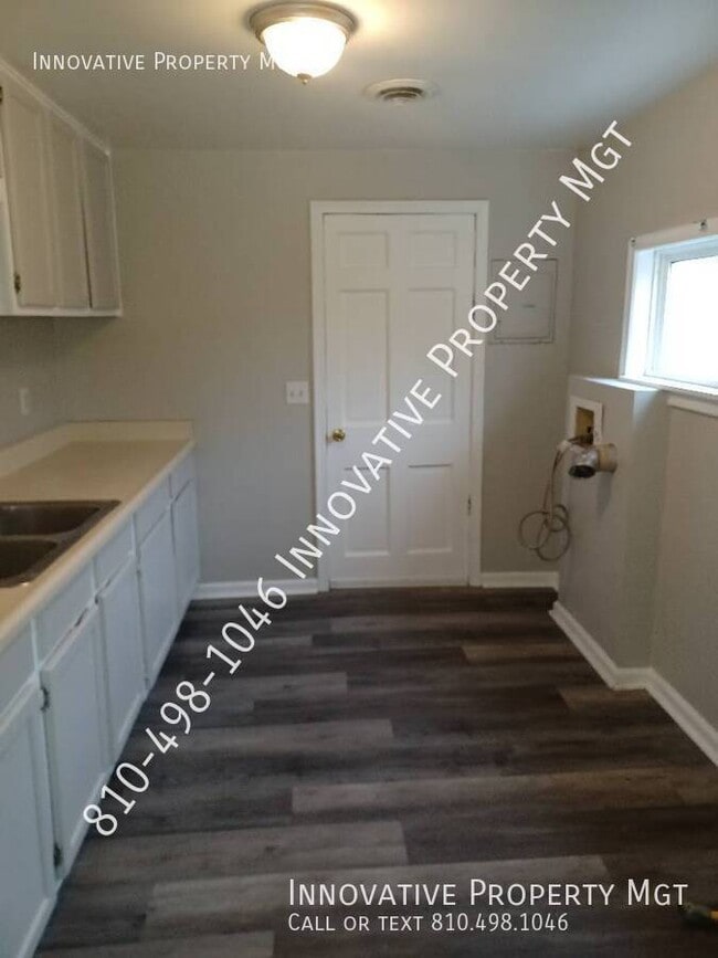 Building Photo - 2532 Lavelle Rd