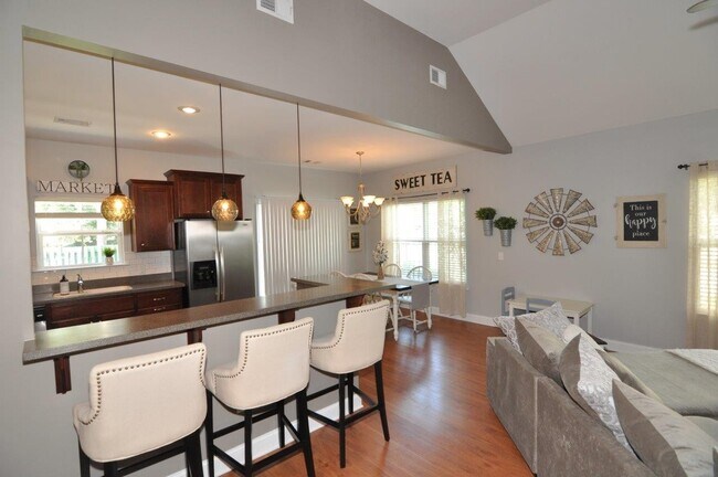 Building Photo - Coming Available!