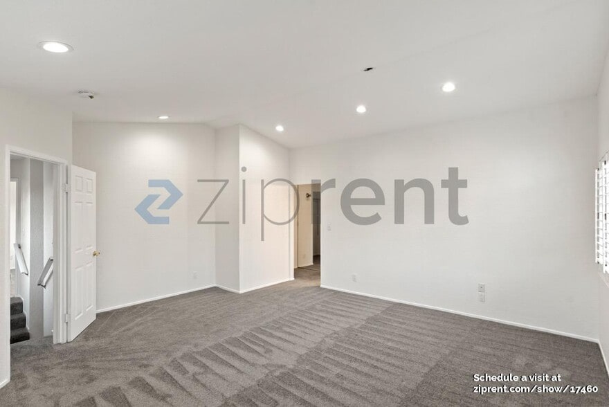 Building Photo - 39986 Barbara St