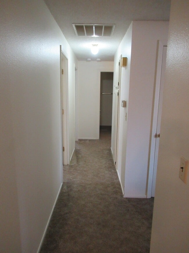 Building Photo - Four Bedroom Home in Keizer, Close to Keiz...