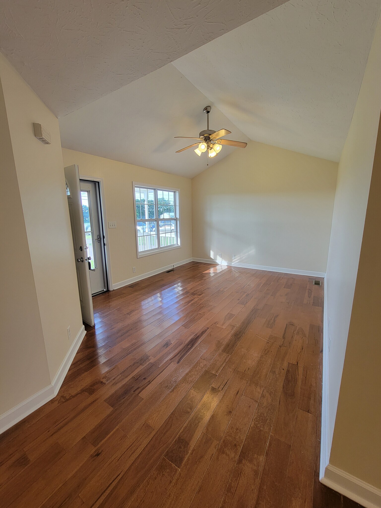 living room - 11665 Julien Rd