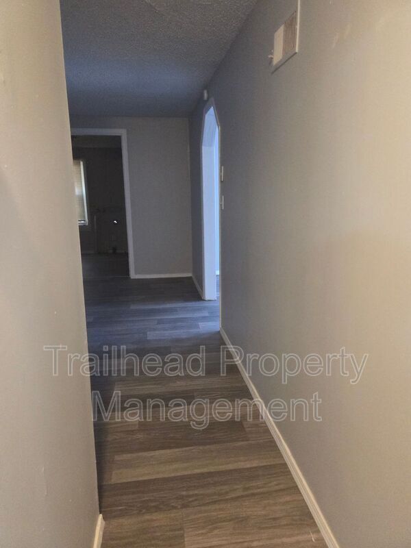 Building Photo - 5911 Cypress Pl