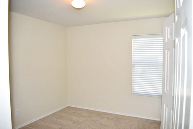Building Photo - GREAT 3-2-2 in N. Ft Worth, desirable Kell...