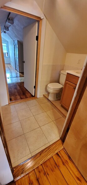 Building Photo - 46 South St