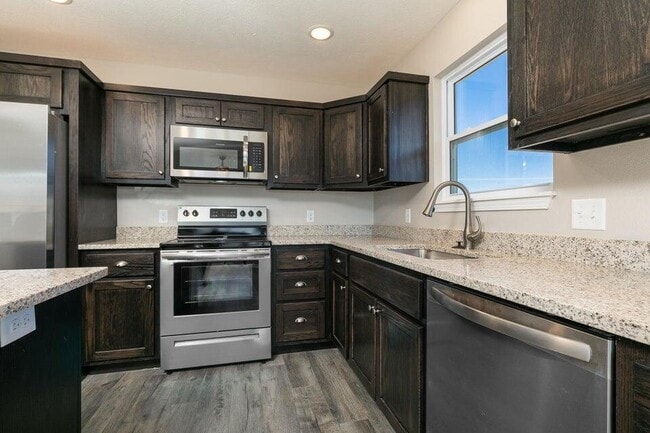 Building Photo - 675 Joycee Ln