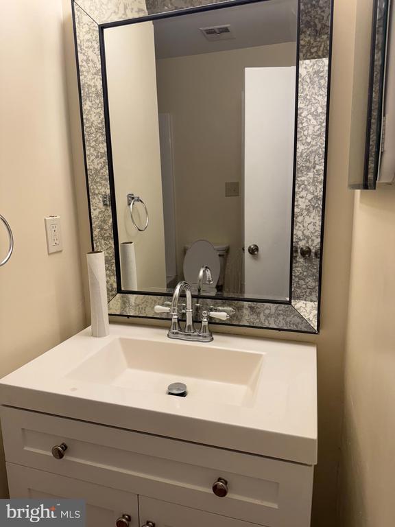 Building Photo - 5739 S Hil Mar Cir