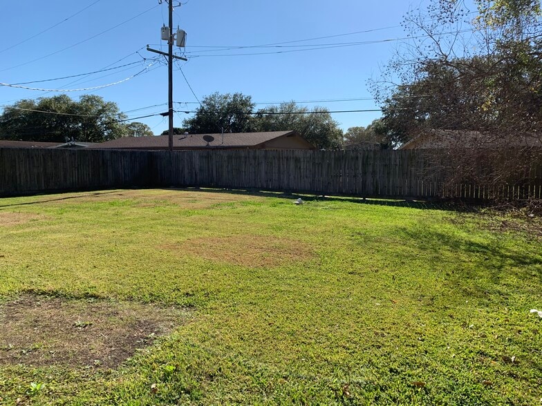 Building Photo - 3901 Drexel Ave