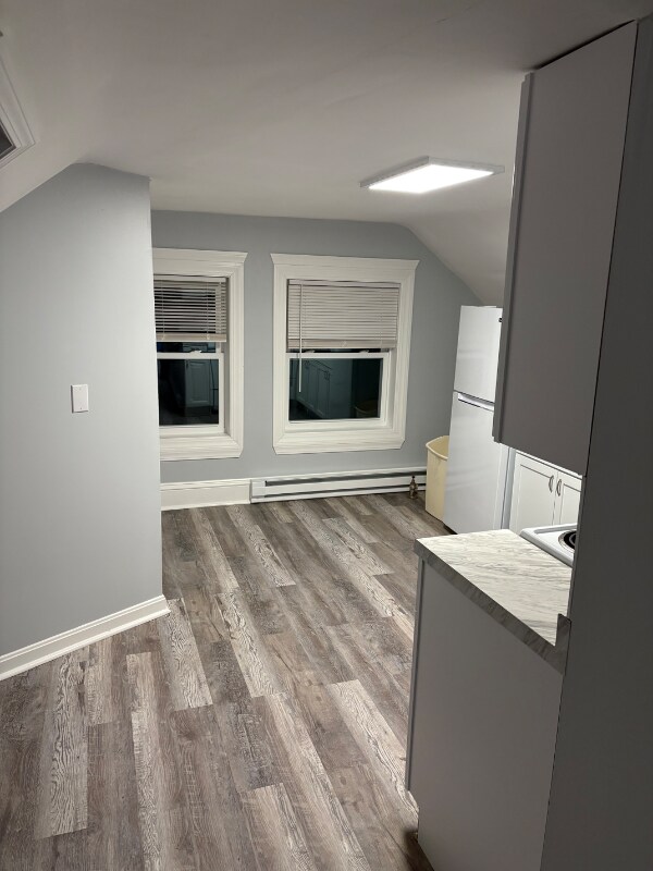 Building Photo - 210 County St