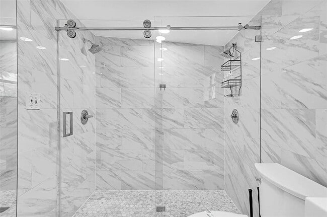 Building Photo - 400 NE 26th Dr