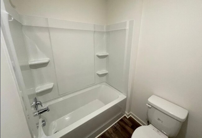 Building Photo - 229 Chelsea Pk Cir