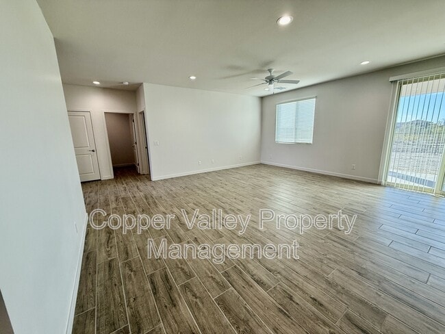 Building Photo - 38608 N 18th St