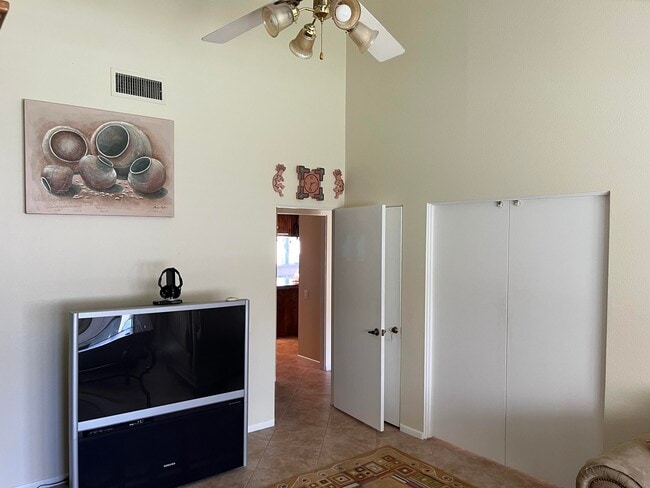 Building Photo - 71500 Halgar Rd