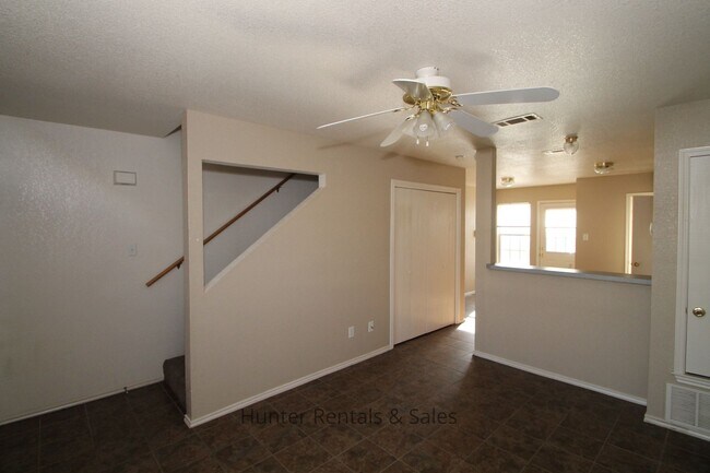 Building Photo - 4506 Jeff Scott Dr