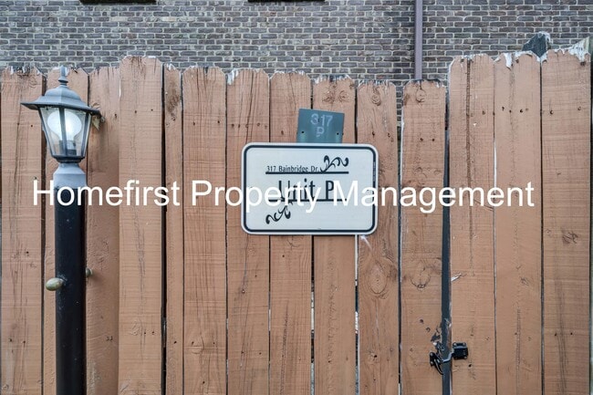 Building Photo - 317 Bainbridge Dr