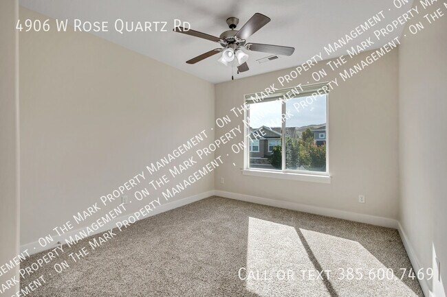 Building Photo - 4906 W Rose Quartz