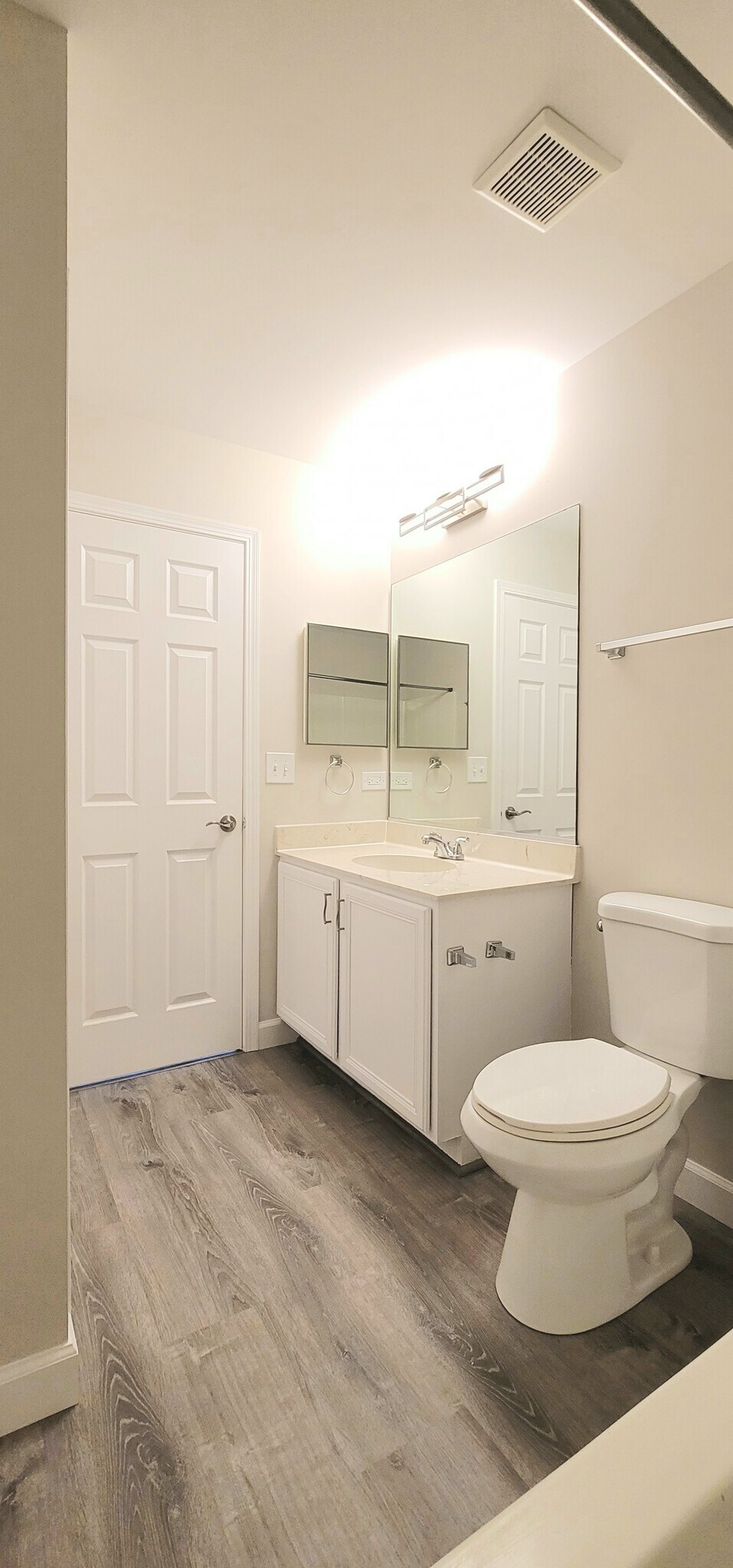 Building Photo - 12824 Meadow Ln