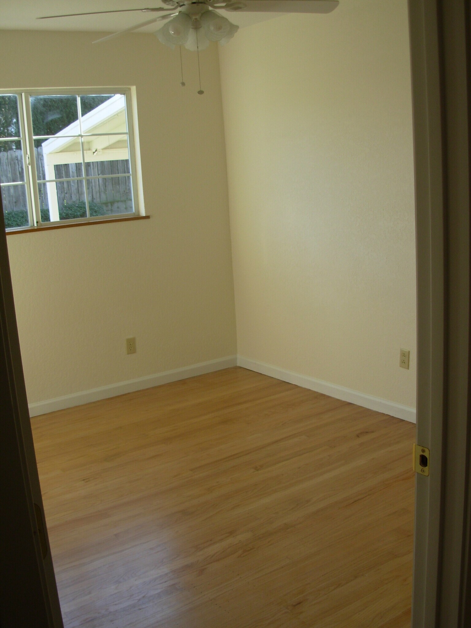 Building Photo - 8762 Kurts Ct