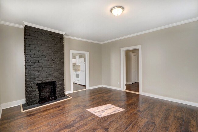 Building Photo - 2425 Drayton St