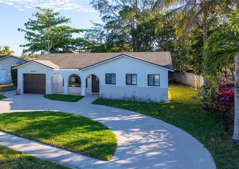 Primary Photo - 22274 SW 61st Ave