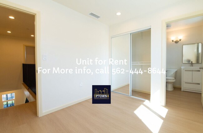 Building Photo - Townhome - 3 Bedrooms-2.5 Baths - Los Ange...