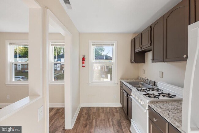 Building Photo - 5424 Belle Vista Ave