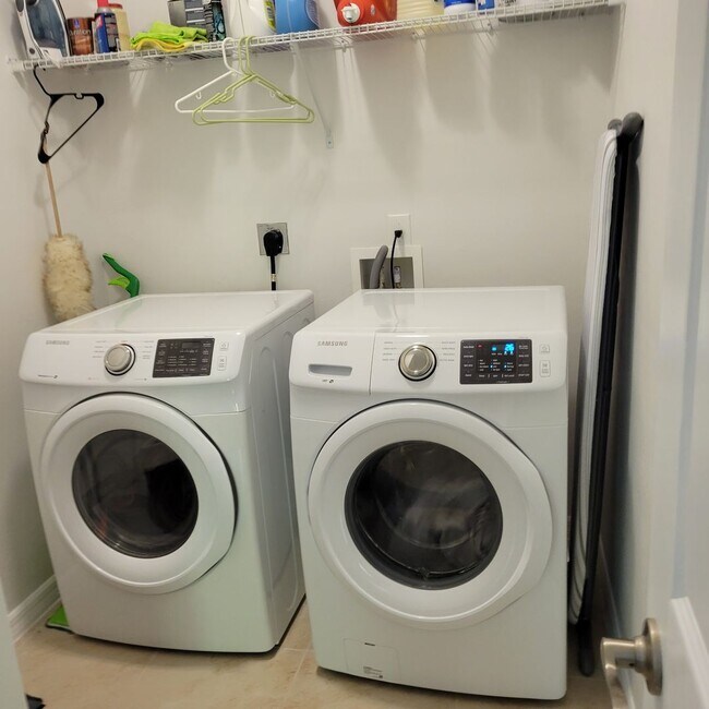 Building Photo - BACK ON THE MARKET-Seasonal/short term 3/2 updated condo in Osprey not far from the beach!