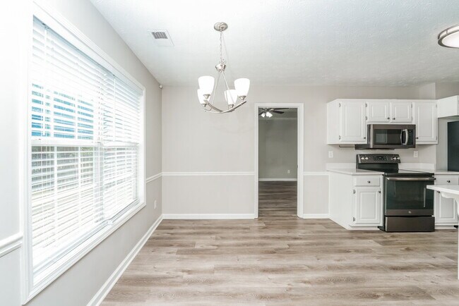 Building Photo - 1530 Range Heights Terrace