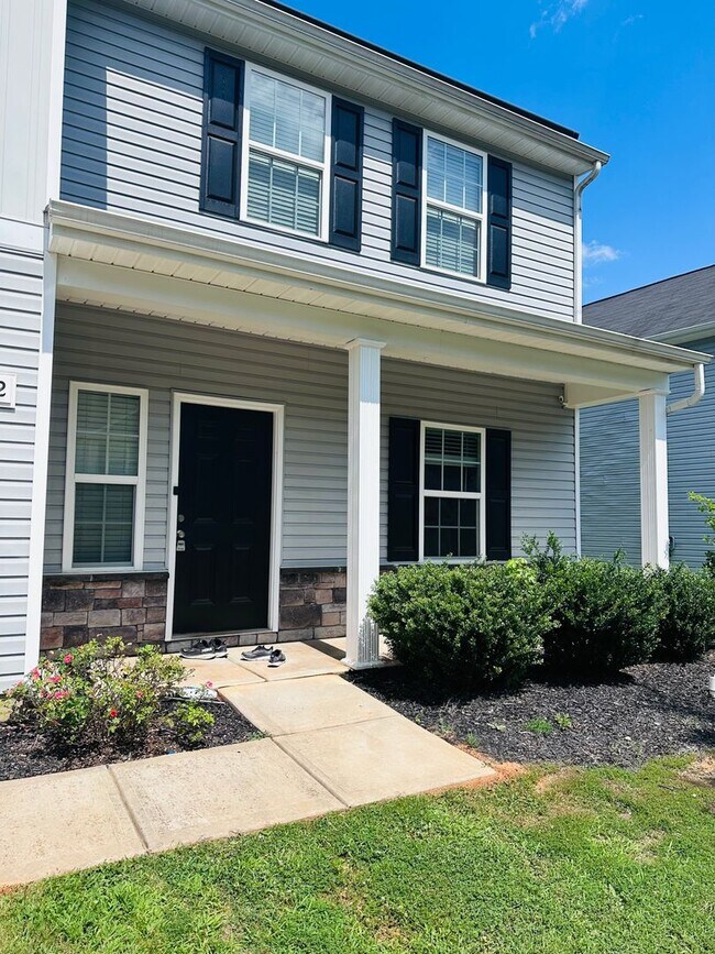 Building Photo - 912 Joselynn Drive