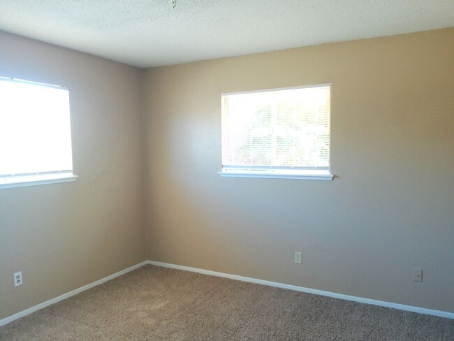 Building Photo - 421 Antares Dr