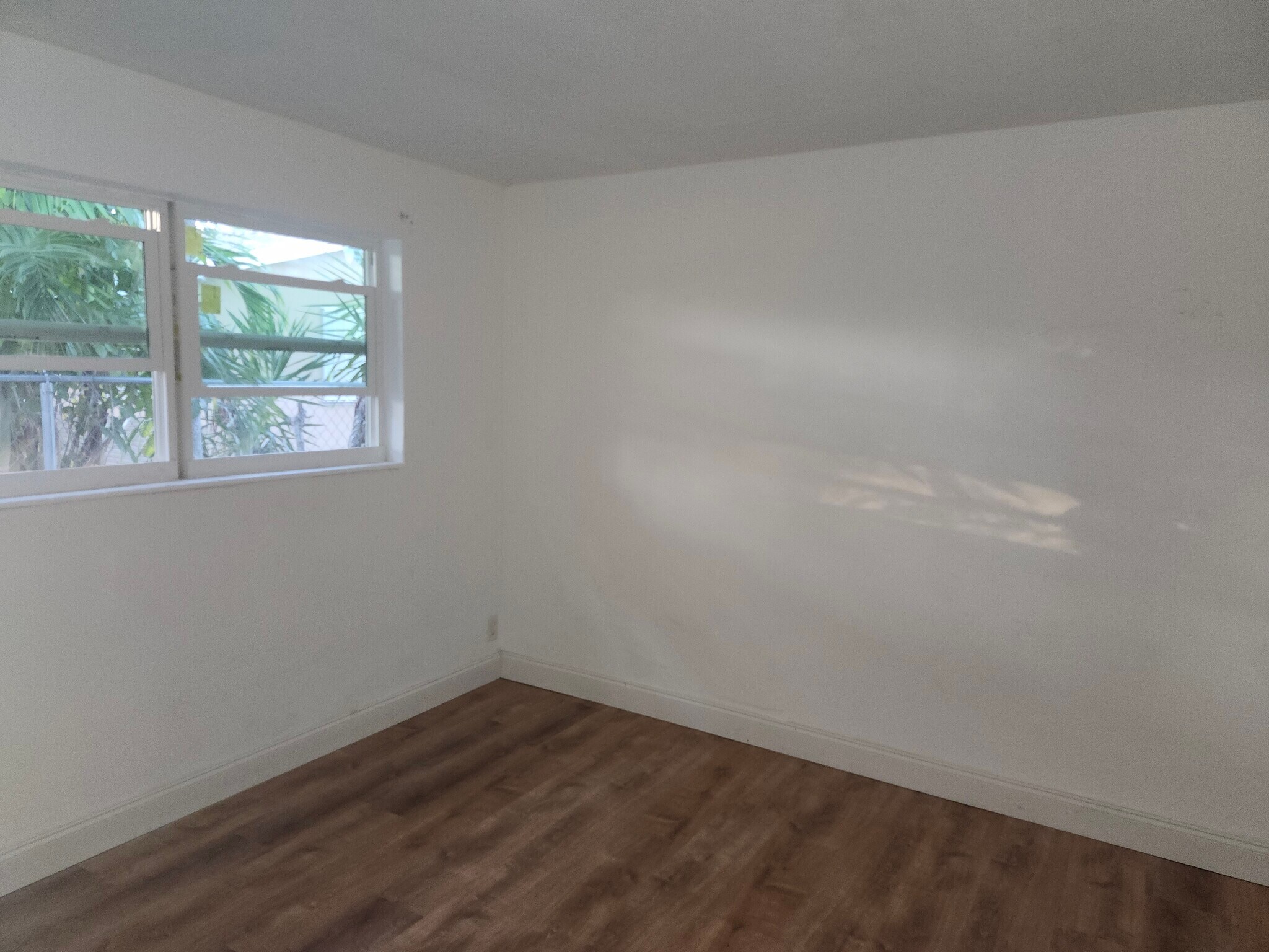 Building Photo - 732 NW 5th Ct