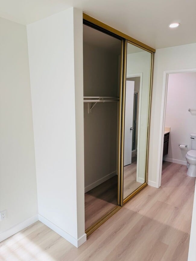 Building Photo - Stylish Single-Story Living in Coveted South Coast Metro