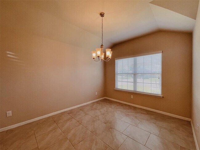 Building Photo - 8123 Carillon Way