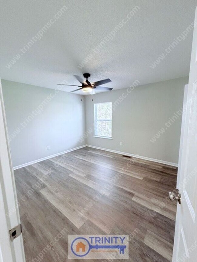 Building Photo - Move In Special!! Now Available – Updated 2BR Apartment in Easley!