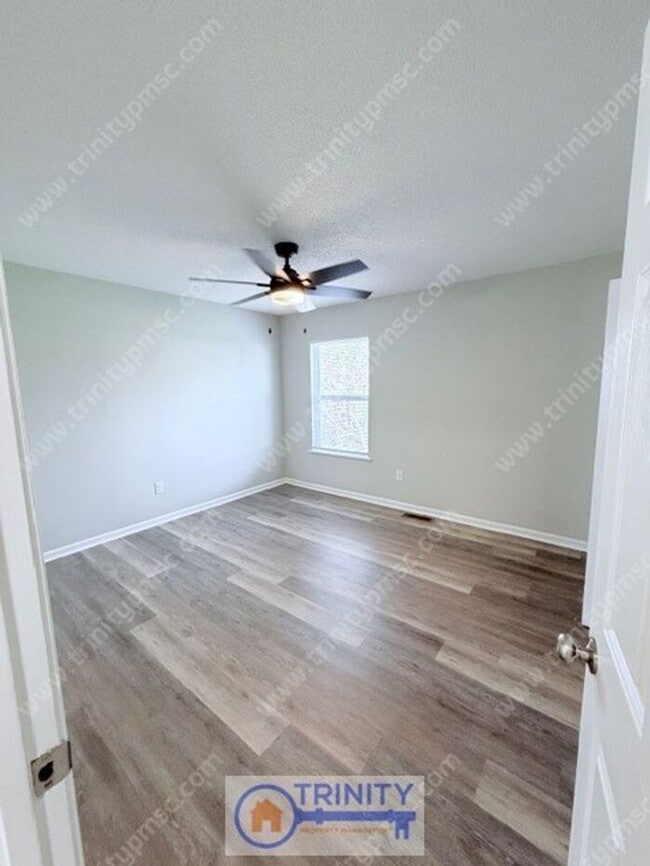 Building Photo - Now Available – Updated 2BR Apartment in Easley!