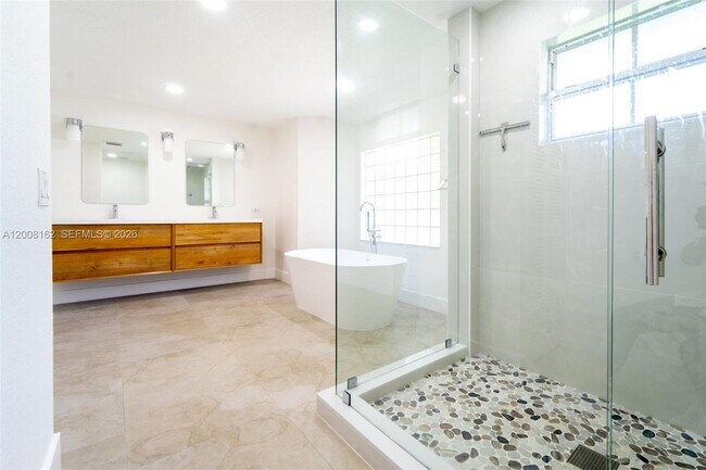 Building Photo - 16782 SW 78th Ct