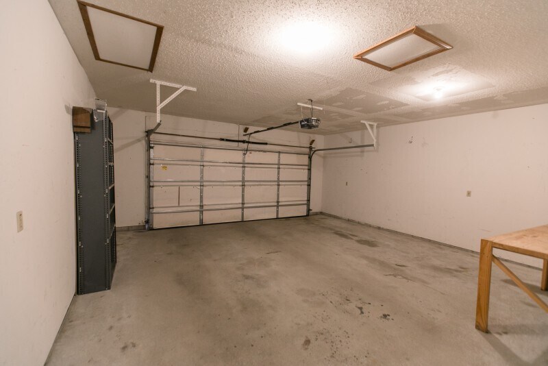 Building Photo - 1102 S Garden Ct